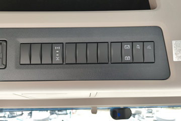 ���������콢KX ���߰� 14.5L LNG 630���� 6X4 ����12�� AMT�Զ��� ǣ����ͼƬ