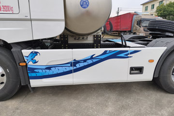 ���������콢KX ���߰� 14.5L LNG 630���� 6X4 ����12�� AMT�Զ��� ǣ����ͼƬ