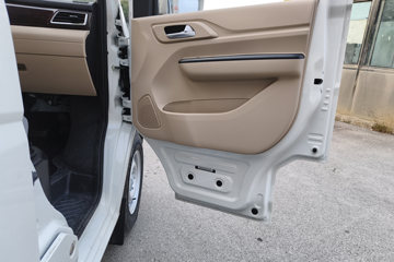 ������Խ��V7EV 2025�� ������ 9�� ���綯��� ����ʱ��50.23kWhͼƬ