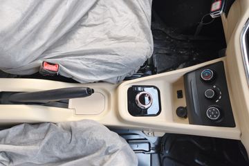 ������Խ��V7EV 2025�� ������ 9�� ���綯��� ����ʱ��50.23kWhͼƬ