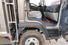 重汽HOWO悍将 2.5L柴油 180马力 中国重汽8档 4.15米单排仓栅式轻卡