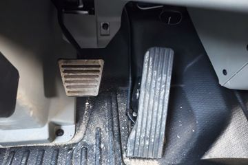 ����HOWO���� 2.5L���� 180���� �й�����8�� 4.15�׵��Ų�դʽ�ῨͼƬ