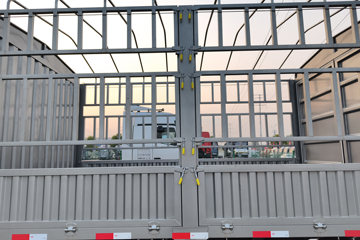 ����HOWO���� 2.5L���� 180���� �й�����8�� 4.15�׵��Ų�դʽ�ῨͼƬ