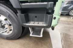 中国重汽成都商用车 豪沃V7-X 标运版 6X4 纯电动牵引车 宁德时代400kWh