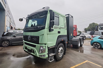 中国重汽成都商用车 豪沃V7-X 标运版 6X4 纯电动牵引车 宁德时代400kWh