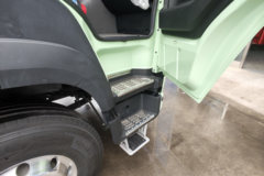 中国重汽成都商用车 豪沃V7-X 标运版 6X4 纯电动牵引车 宁德时代400kWh