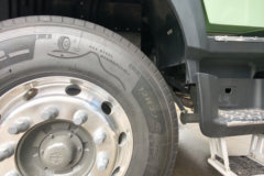 中国重汽成都商用车 豪沃V7-X 标运版 6X4 纯电动牵引车 宁德时代400kWh