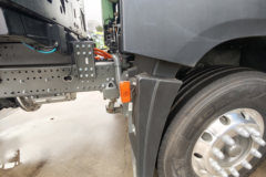 中国重汽成都商用车 豪沃V7-X 标运版 6X4 纯电动牵引车 宁德时代400kWh