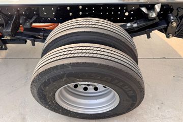 ���桤��EH Pro ���� ��ɲ 4.18�׵��Ŵ��綯��դʽ�Ῠ ����100.16kWhͼƬ
