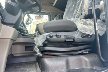 ��������HOWO TS7 ����� 11.1L���� 460���� 8X4 �й�����12�� 9.6����ʽ�ػ���ͼƬ