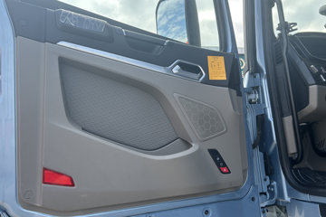 ��������HOWO TS7 ����� 11.1L���� 460���� 8X4 �й�����12�� 9.6����ʽ�ػ���ͼƬ