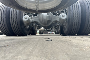 ��������HOWO TS7 ����� 11.1L���� 460���� 8X4 �й�����12�� 9.6����ʽ�ػ���ͼƬ