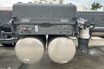 ��������HOWO TS7 ����� 11.1L���� 460���� 8X4 �й�����12�� 9.6����ʽ�ػ���ͼƬ