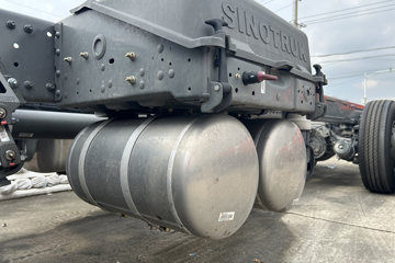 ��������HOWO TS7 ����� 11.1L���� 460���� 8X4 �й�����12�� 9.6����ʽ�ػ���ͼƬ