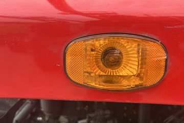 �����ؿ����� ݼӢ�� 4.5L���� 240���� 4X2 ��ʿ��8�� 9.8����������ʽ�ػ���ͼƬ