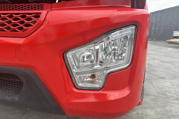 �����ؿ����� ݼӢ�� 4.5L���� 240���� 4X2 ��ʿ��8�� 9.8����������ʽ�ػ���ͼƬ