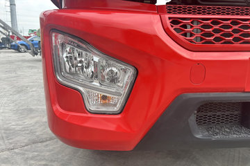 �����ؿ����� ݼӢ�� 4.5L���� 240���� 4X2 ��ʿ��8�� 9.8����������ʽ�ػ���ͼƬ