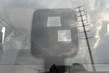 �����ؿ����� ݼӢ�� 4.5L���� 240���� 4X2 ��ʿ��8�� 9.8����������ʽ�ػ���ͼƬ