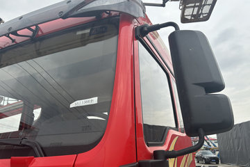 �����ؿ����� ݼӢ�� 4.5L���� 240���� 4X2 ��ʿ��8�� 9.8����������ʽ�ػ���ͼƬ