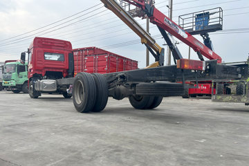 �����ؿ����� ݼӢ�� 4.5L���� 240���� 4X2 ��ʿ��8�� 9.8����������ʽ�ػ���ͼƬ