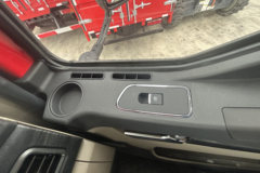 陕汽重卡龙骥 菁英版 4.5L柴油 240马力 4X2 法士特8档 9.8米翼开启厢式载货车