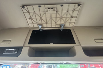 �����ؿ����� ݼӢ�� 4.5L���� 240���� 4X2 ��ʿ��8�� 9.8����������ʽ�ػ���ͼƬ