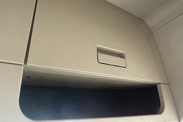 �����ؿ����� ݼӢ�� 4.5L���� 240���� 4X2 ��ʿ��8�� 9.8����������ʽ�ػ���ͼƬ