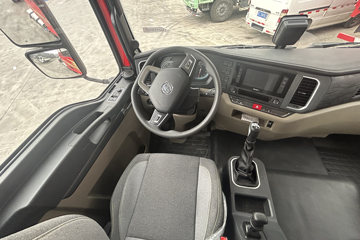 �����ؿ����� ݼӢ�� 4.5L���� 240���� 4X2 ��ʿ��8�� 9.8����������ʽ�ػ���ͼƬ