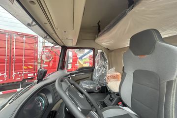 �����ؿ����� ݼӢ�� 4.5L���� 240���� 4X2 ��ʿ��8�� 9.8����������ʽ�ػ���ͼƬ