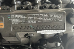 陕汽重卡龙骥 菁英版 4.5L柴油 240马力 4X2 法士特8档 9.8米翼开启厢式载货车