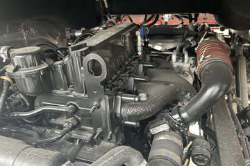 �����ؿ����� ݼӢ�� 4.5L���� 240���� 4X2 ��ʿ��8�� 9.8����������ʽ�ػ���ͼƬ