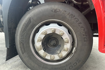 �����ؿ����� ݼӢ�� 4.5L���� 240���� 4X2 ��ʿ��8�� 9.8����������ʽ�ػ���ͼƬ