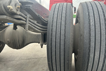 �����ؿ����� ݼӢ�� 4.5L���� 240���� 4X2 ��ʿ��8�� 9.8����������ʽ�ػ���ͼƬ