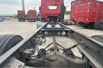 �����ؿ����� ݼӢ�� 4.5L���� 240���� 4X2 ��ʿ��8�� 9.8����������ʽ�ػ���ͼƬ