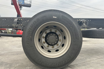 �����ؿ����� ݼӢ�� 4.5L���� 240���� 4X2 ��ʿ��8�� 9.8����������ʽ�ػ���ͼƬ