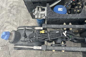 �����ؿ����� ݼӢ�� 4.5L���� 240���� 4X2 ��ʿ��8�� 9.8����������ʽ�ػ���ͼƬ