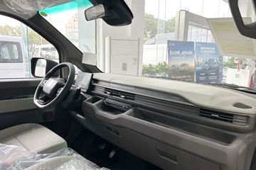 Զ�� ȫ������V7E���ܰ� 2025�� �ǻ۰� 7�� ���綯��� ����ʱ��50.2kWhͼƬ