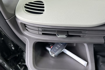 Զ�� ȫ������V7E���ܰ� 2025�� �ǻ۰� 7�� ���綯��� ����ʱ��50.2kWhͼƬ