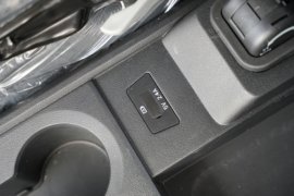 骏铃A9&nbsp;载货车驾驶室                                               图片