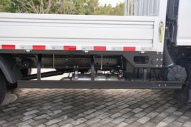 骏铃A9&nbsp;载货车上装                                                图片