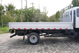 骏铃A9&nbsp;载货车上装                                                图片