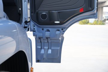 �����ǵ¿�SITRAK G7M 6X4 ���綯ǣ���� ����ʱ��528kWhͼƬ