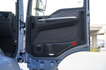 �����ǵ¿�SITRAK G7M 6X4 ���綯ǣ���� ����ʱ��528kWhͼƬ