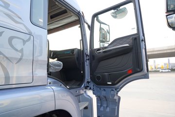 �����ǵ¿�SITRAK G7M 6X4 ���綯ǣ���� ����ʱ��528kWhͼƬ