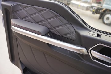 �����ǵ¿�SITRAK G7M 6X4 ���綯ǣ���� ����ʱ��528kWhͼƬ