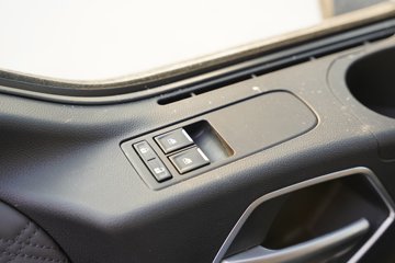 �����ǵ¿�SITRAK G7M 6X4 ���綯ǣ���� ����ʱ��528kWhͼƬ