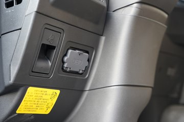 �����ǵ¿�SITRAK G7M 6X4 ���綯ǣ���� ����ʱ��528kWhͼƬ