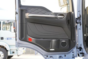 �����ǵ¿�SITRAK G7M 6X4 ���綯ǣ���� ����ʱ��528kWhͼƬ