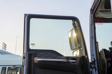 �����ǵ¿�SITRAK G7M 6X4 ���綯ǣ���� ����ʱ��528kWhͼƬ