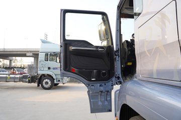 �����ǵ¿�SITRAK G7M 6X4 ���綯ǣ���� ����ʱ��528kWhͼƬ